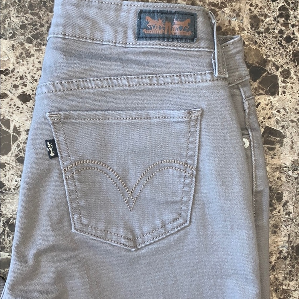 Levi jeans - Picture 2 of 3